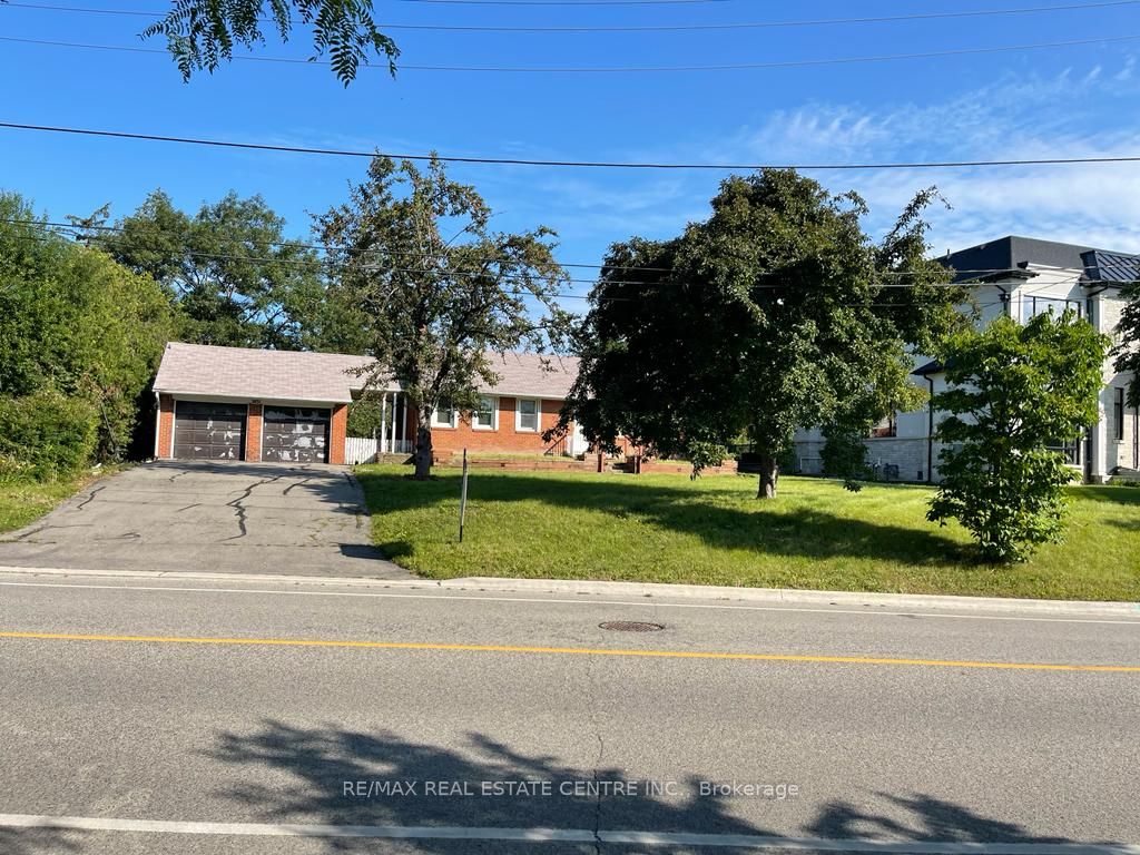 2431 Thorn Lodge Drive