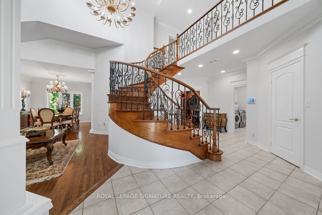 95 Shaftsbury Avenue