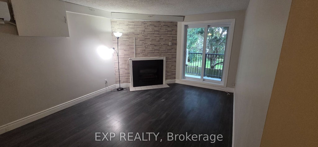 Photo of 725 Deveron Crescent #220, London South, ON N5Z 4X3 (MLS # X13831952)