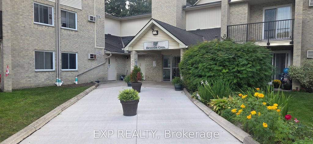 Photo of 725 Deveron Crescent #220, London South, ON N5Z 4X3 (MLS # X13831952)