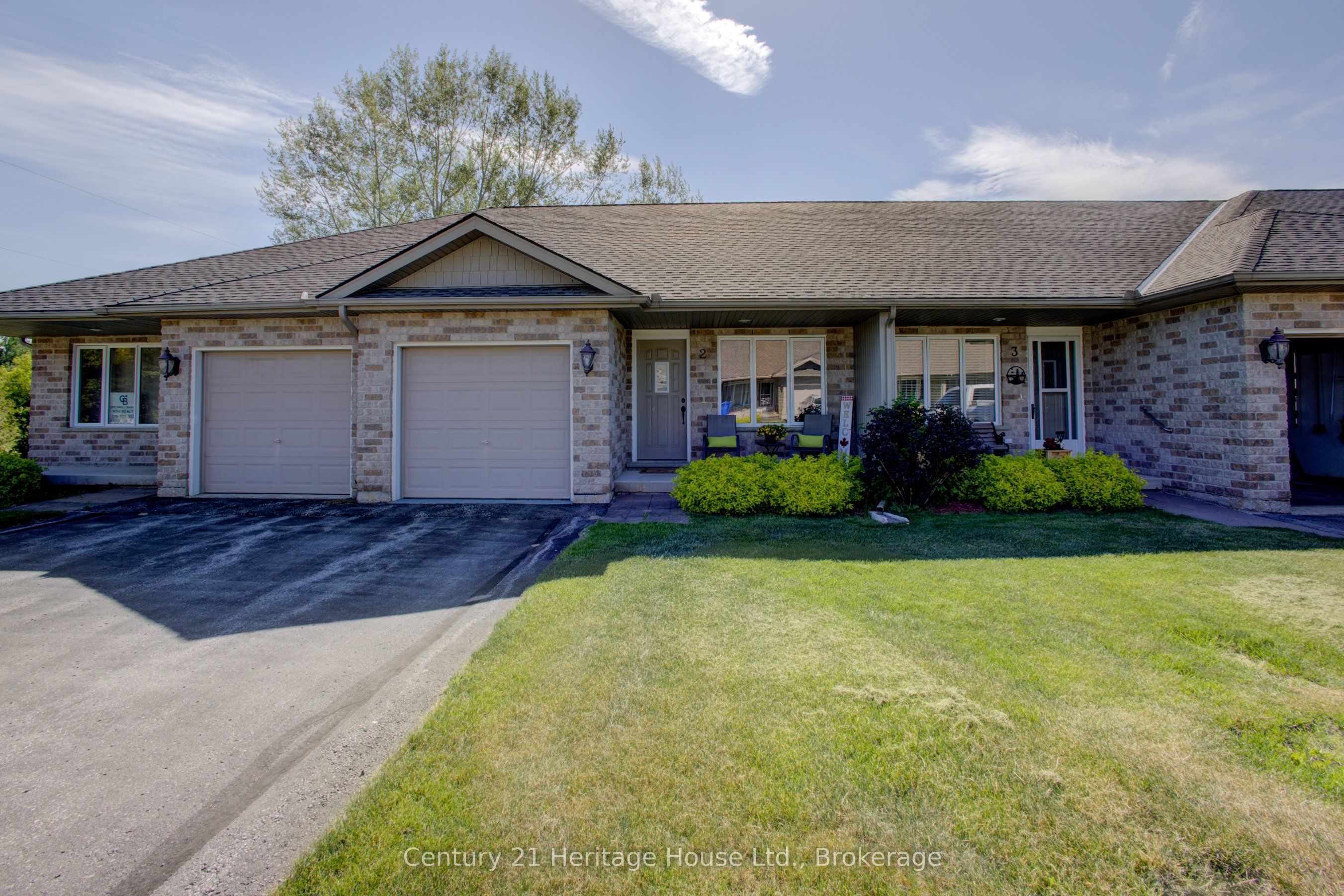 Photo 1 of 34 — 302 Park Street W 2, West Grey, ON N0G 1R0