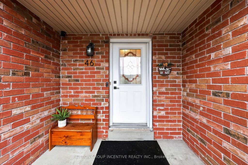 Photo of 46 Bates Court, Barrie, ON L4N 8L8 (MLS # S13035738)
