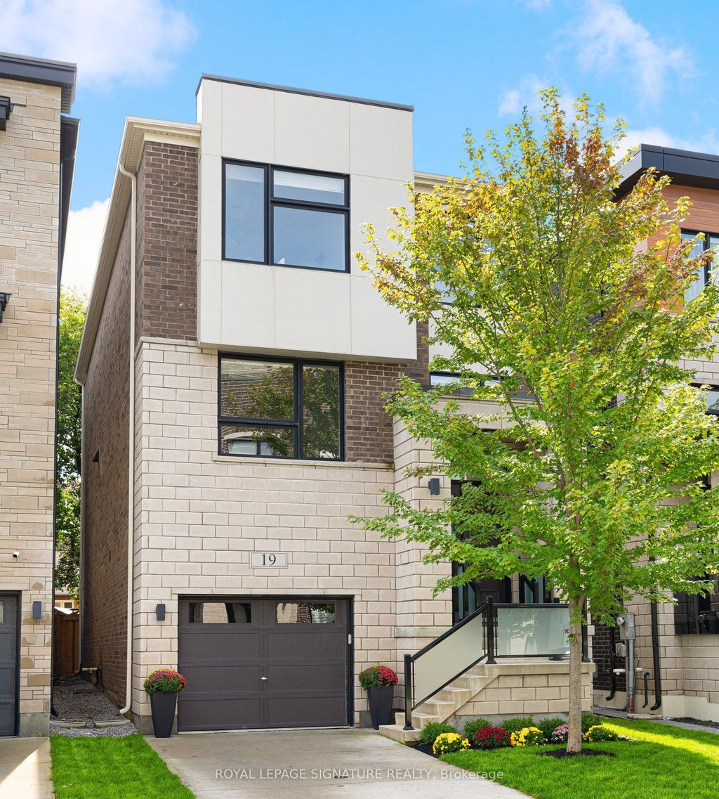 Photo of 19 Hollyhock Court, Toronto, ON M3B 0B4 (MLS # C14096732)
