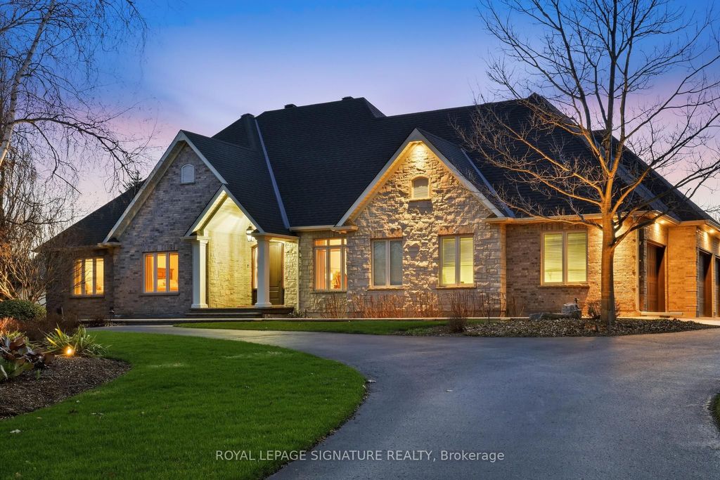 Photo of 21 Bishop Court, Halton Hills, ON L7G 6G8 (MLS # W13051060)