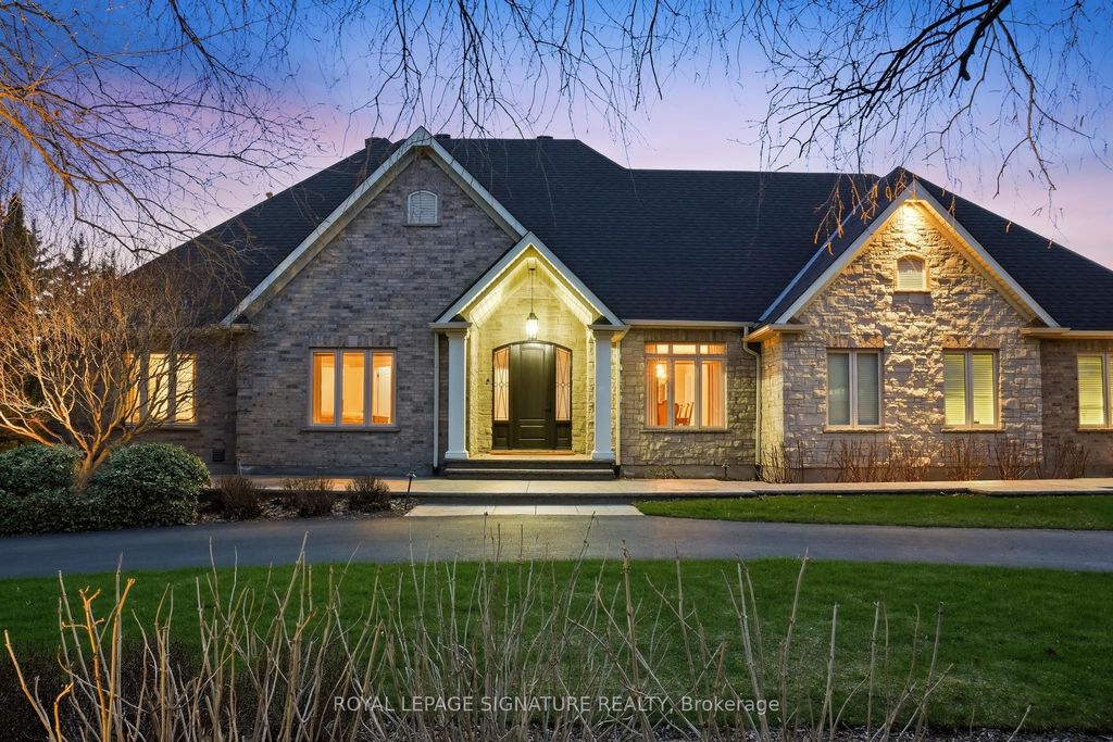 Photo of 21 Bishop Court, Halton Hills, ON L7G 6G8 (MLS # W13051060)