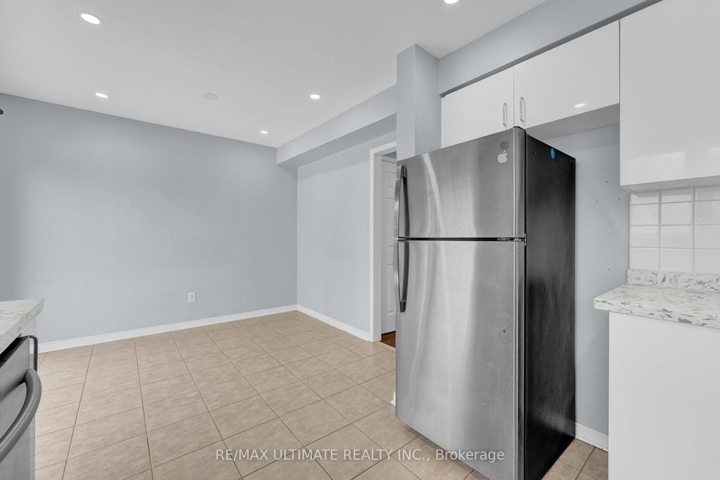 Photo of 73 Bernard Avenue, Brampton, ON L6Y 5S4 (MLS # W12701532)