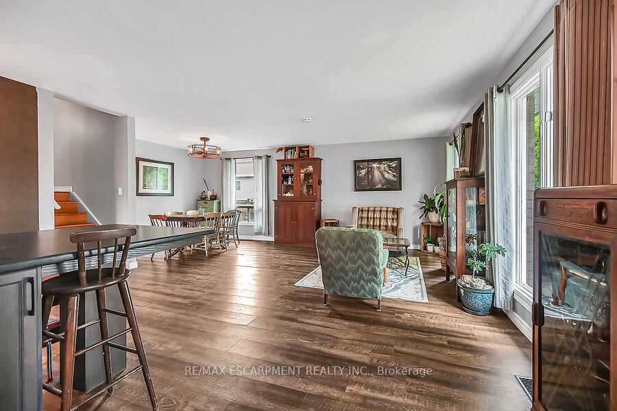 44 Ravine Crescent