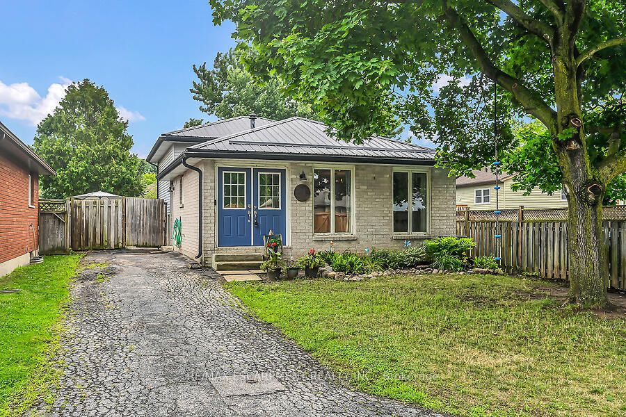 44 Ravine Crescent