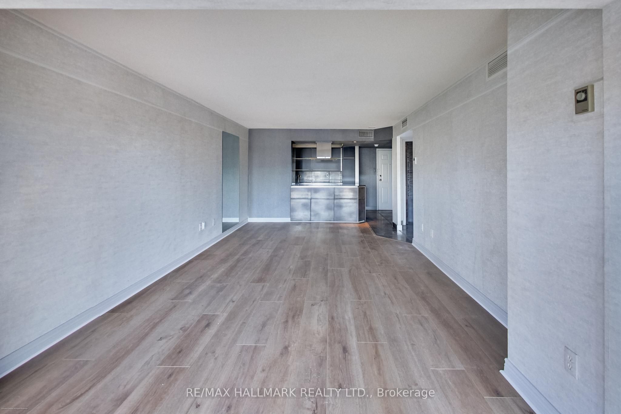 65 Scadding Avenue 812