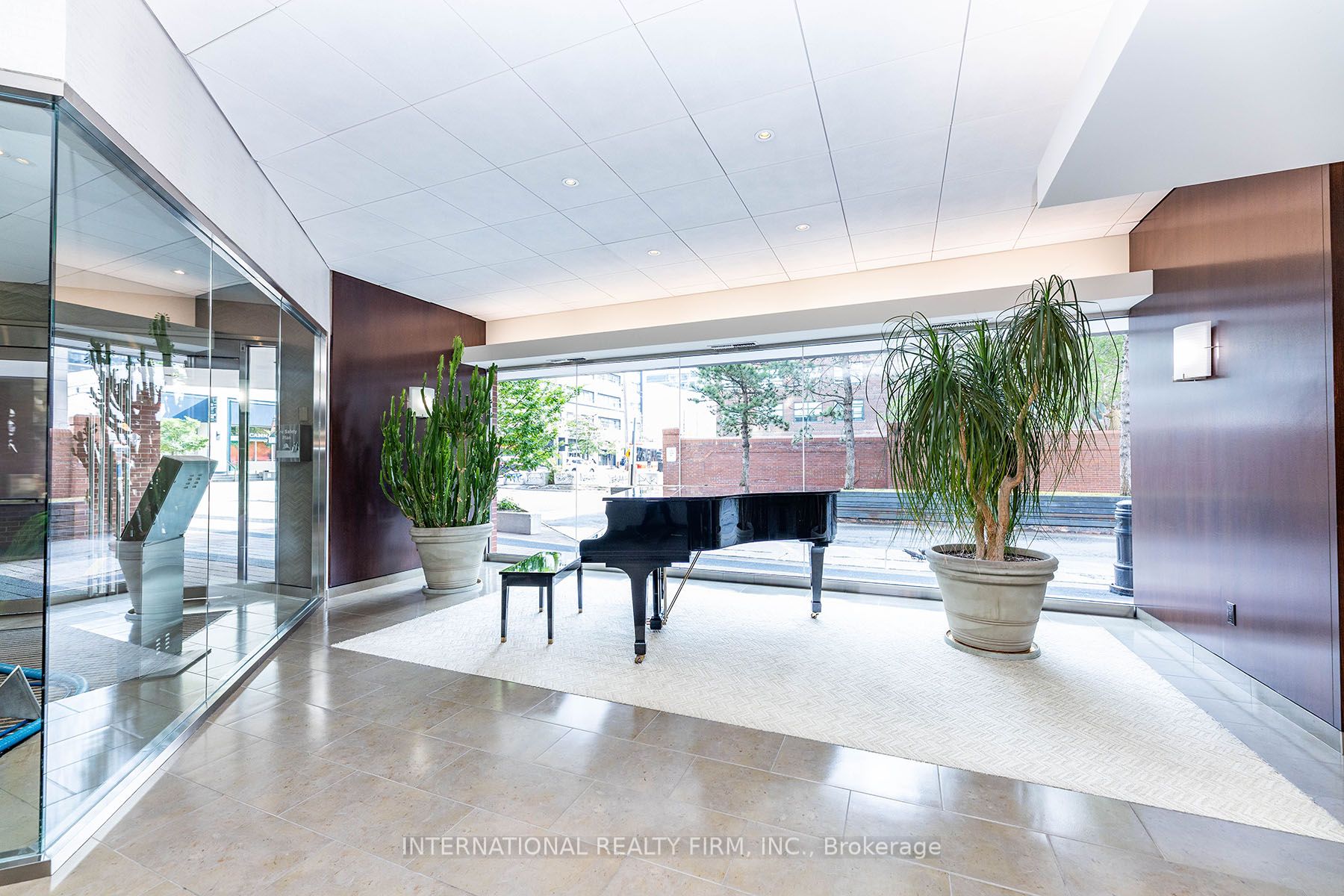 705 King Street W 215