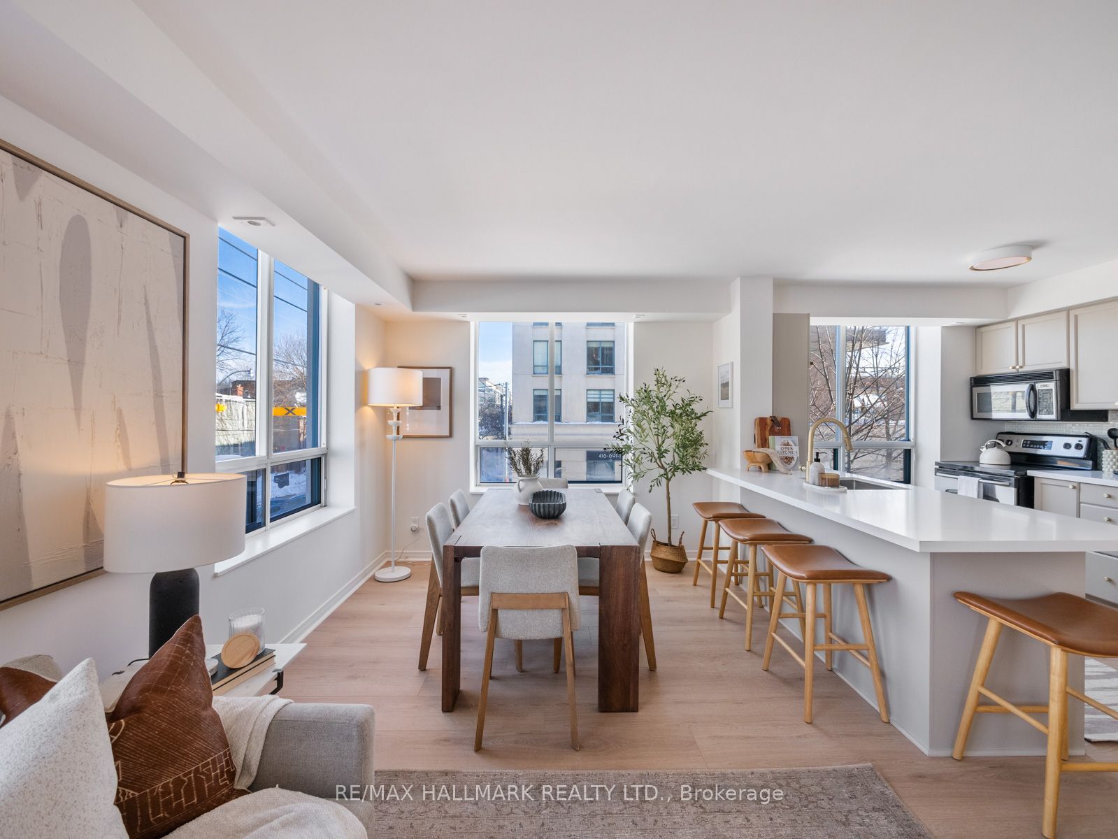 1765 Queen Street E 211