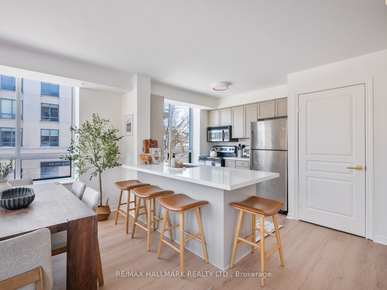 1765 Queen Street E 211