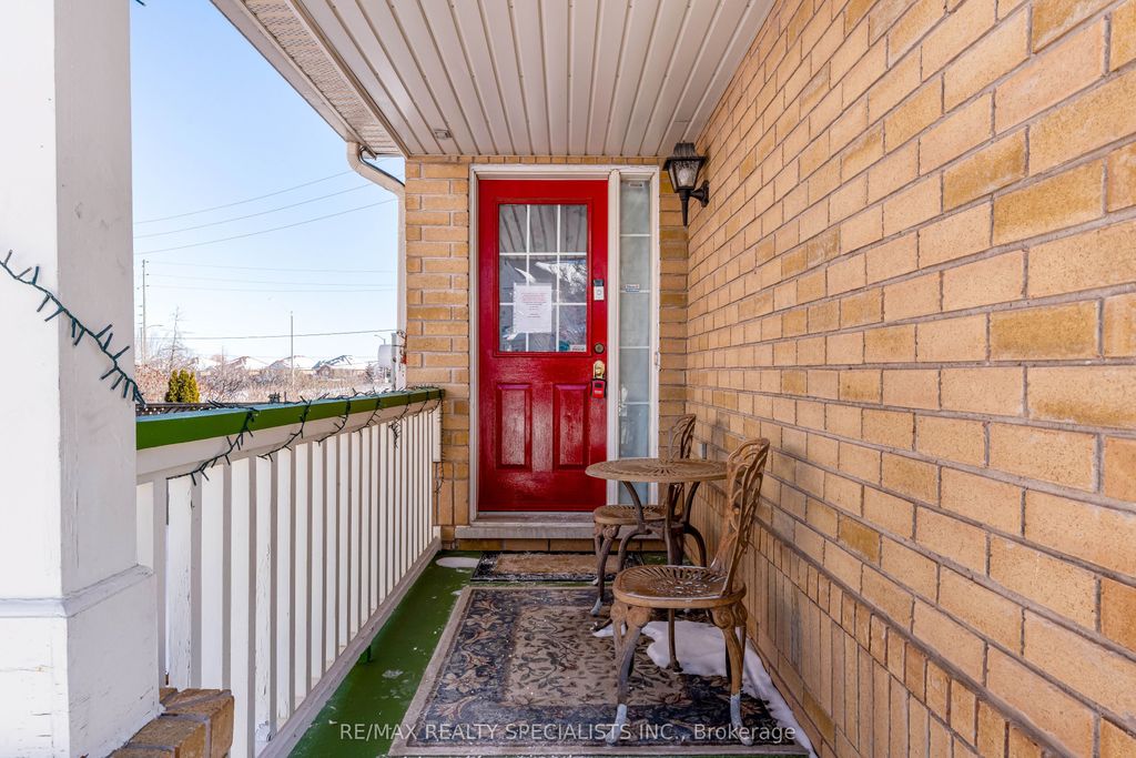 Photo of 18 Sherbo Crescent, Brampton, ON L7A 2A1 (MLS # W12751164)