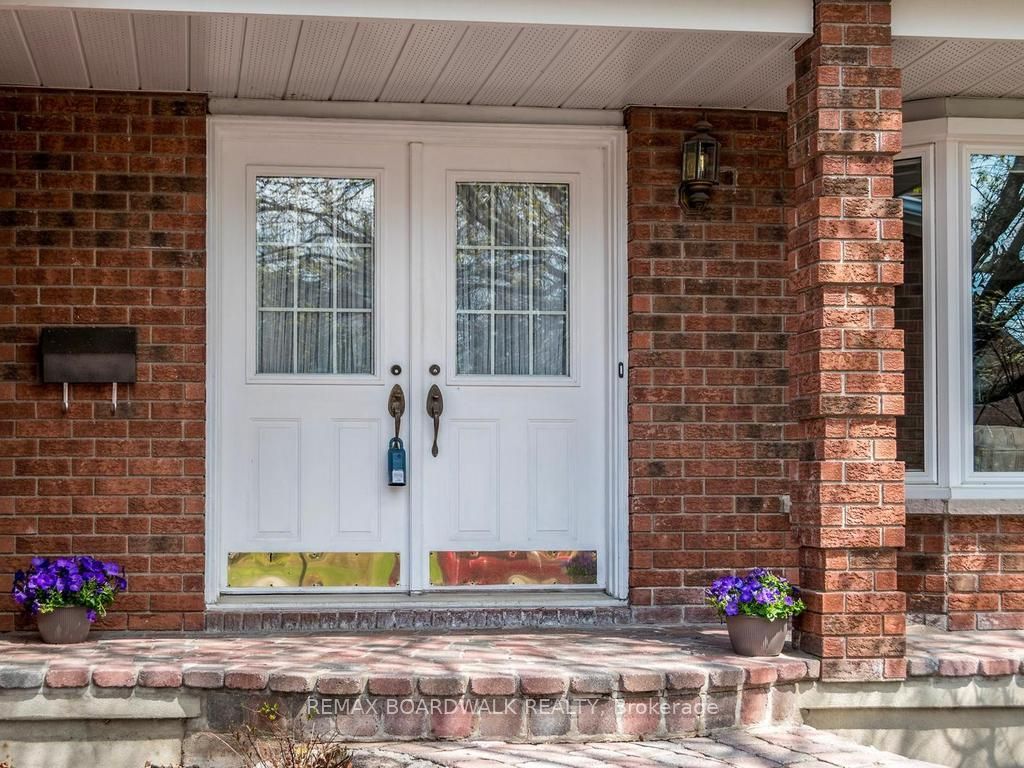 Photo of 42 Slade Crescent, Kanata, ON K2K 2K9 (MLS # X13092470)