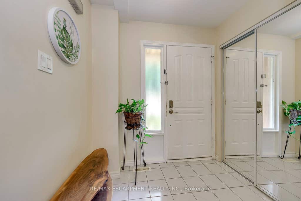 Photo of 2549 Addingham Crescent, Oakville, ON L6J 7K7 (MLS # W13656014)
