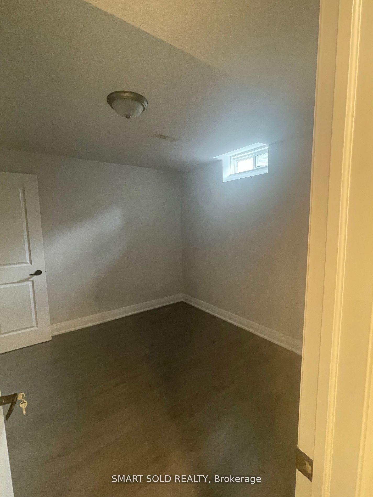 8 Fairlawn Avenue Basement