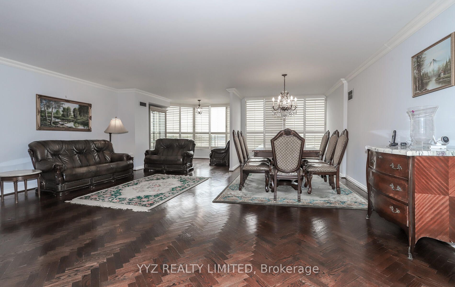 1 Clark Avenue W 808