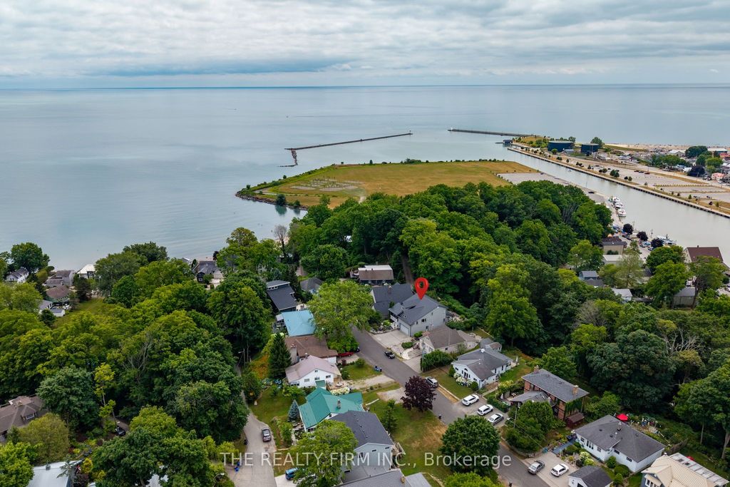 Photo of 210 Cornell Drive, Central Elgin, ON N5L 1A5 (MLS # X12954684)