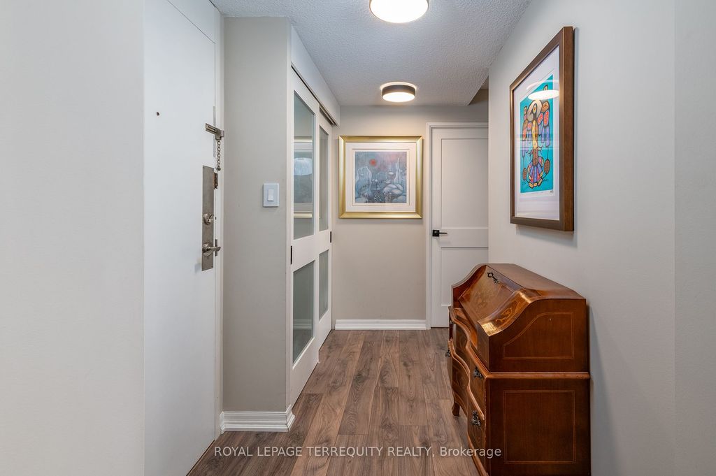 Photo of 260 Scarlett Road #1802, Toronto, ON M6N 4X6 (MLS # W12283114)