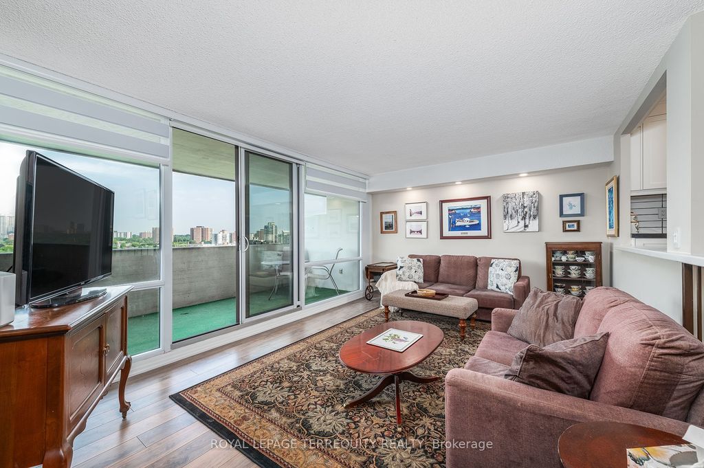 Photo of 260 Scarlett Road #1802, Toronto, ON M6N 4X6 (MLS # W12283114)