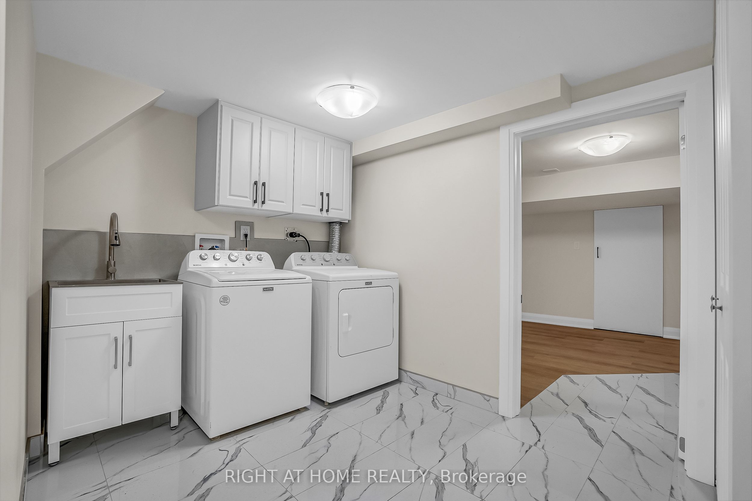 10 Golfwood Heights Lower