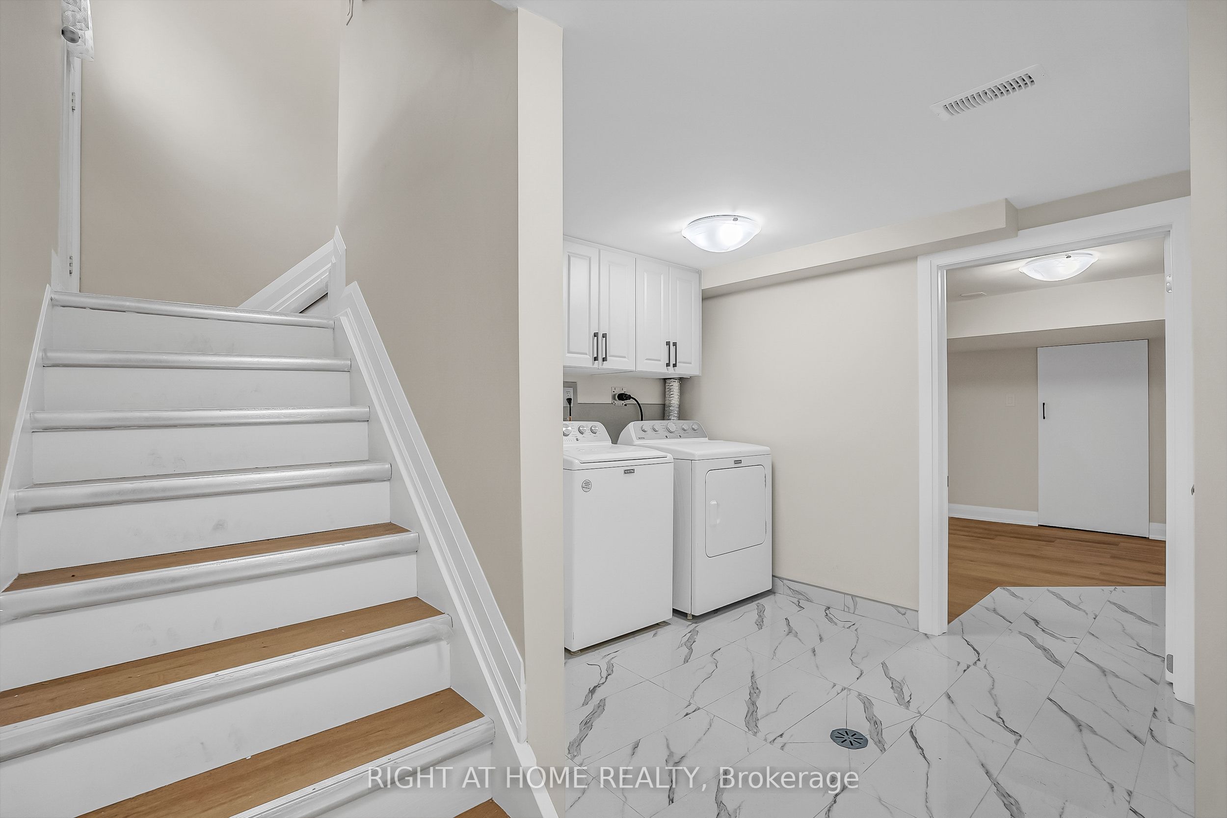 10 Golfwood Heights Lower