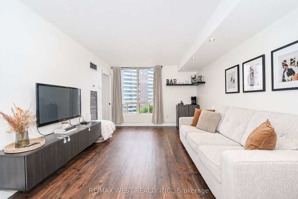 Photo of 3 Hickory Tree Road #907, Toronto, ON M9N 3W5 (MLS # W13594256)