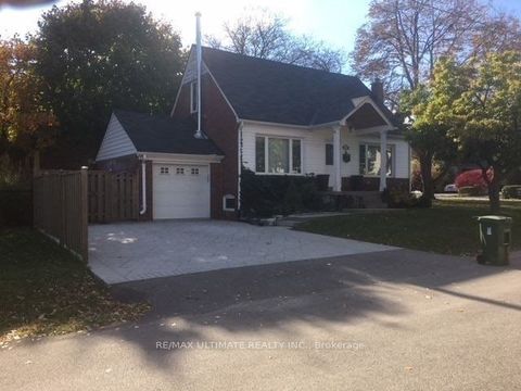19 Donalbert Road Toronto ON M9B 2E6