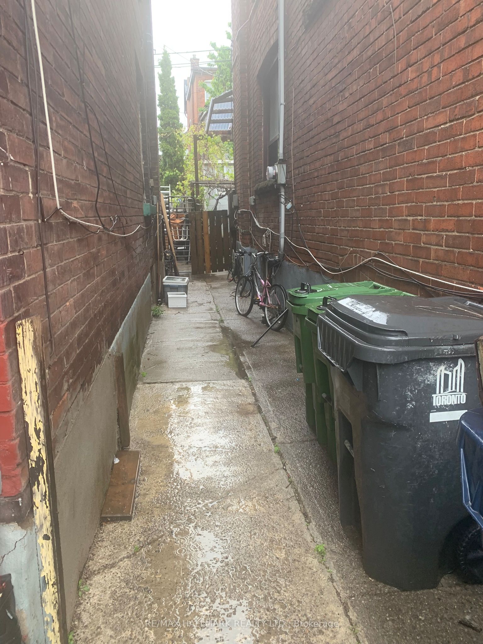 295 Old Weston Road