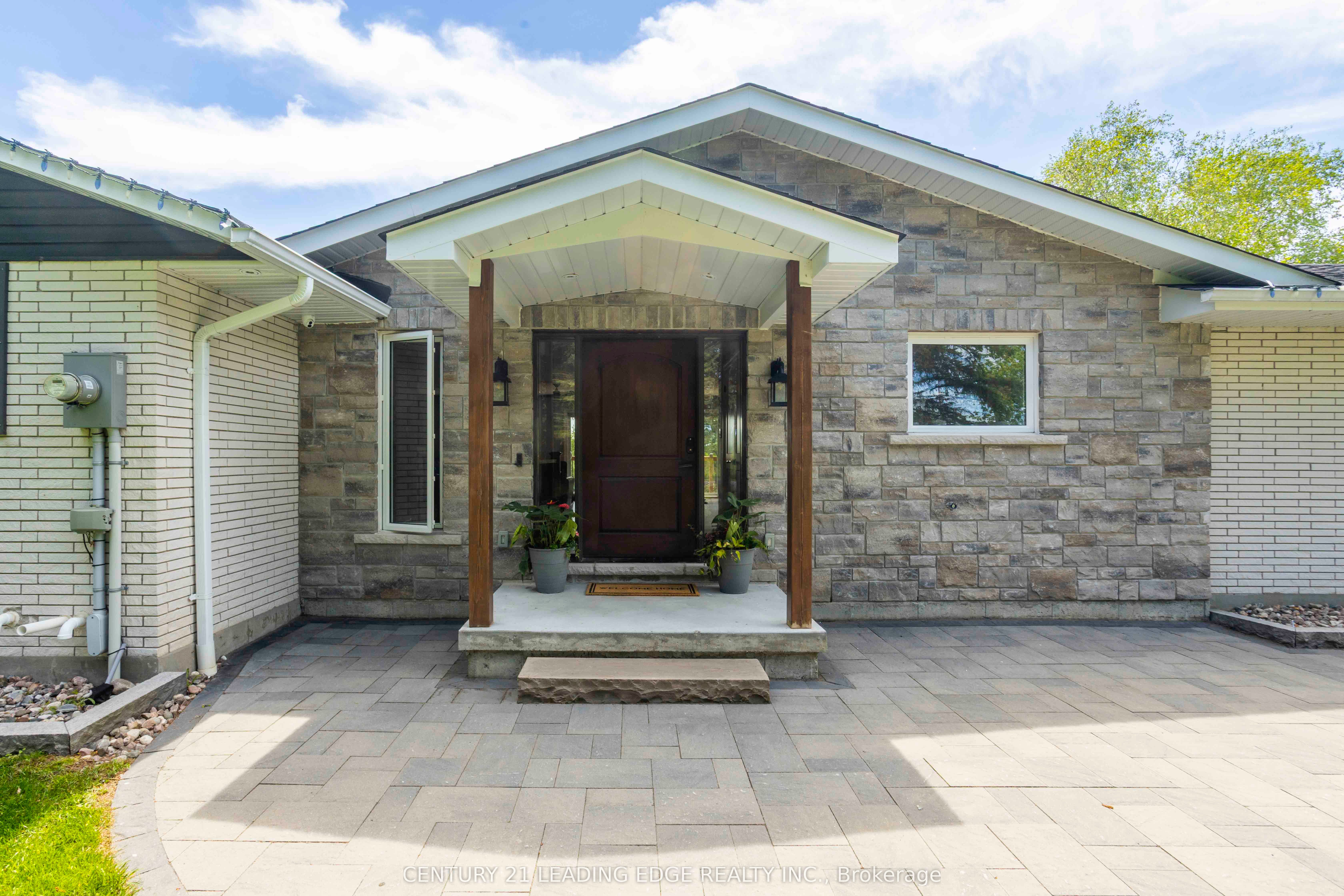 835 Brawley Road W