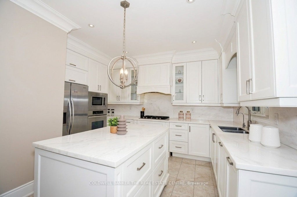 Photo of 304 Tower Hill Road, Richmond Hill, ON L4E 0A7 (MLS # N13831874)