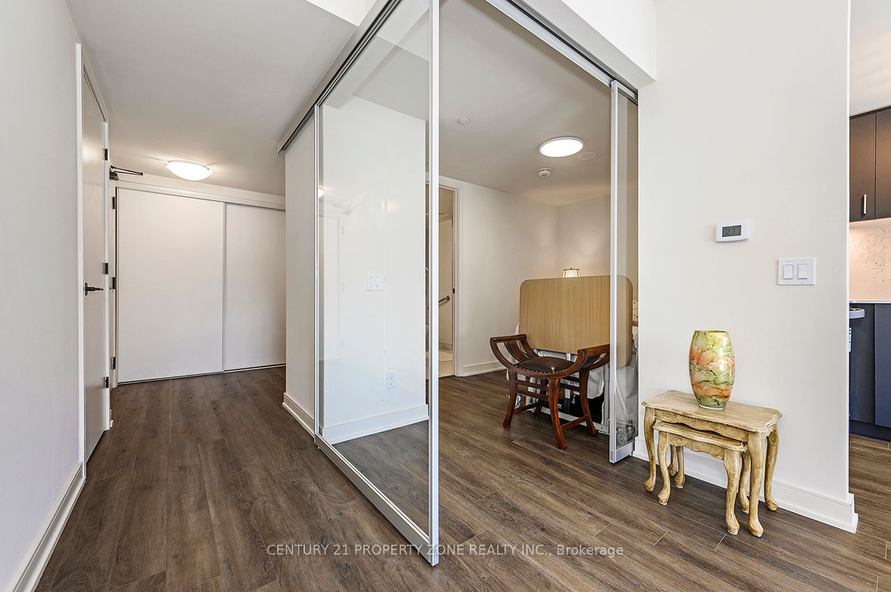 8010 Derry Road W TH 105