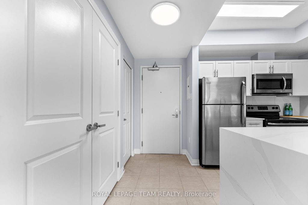 Photo of 90 Landry Street #1103, Vanier and Kingsview Park, ON K1L 0A9 (MLS # X13104694)
