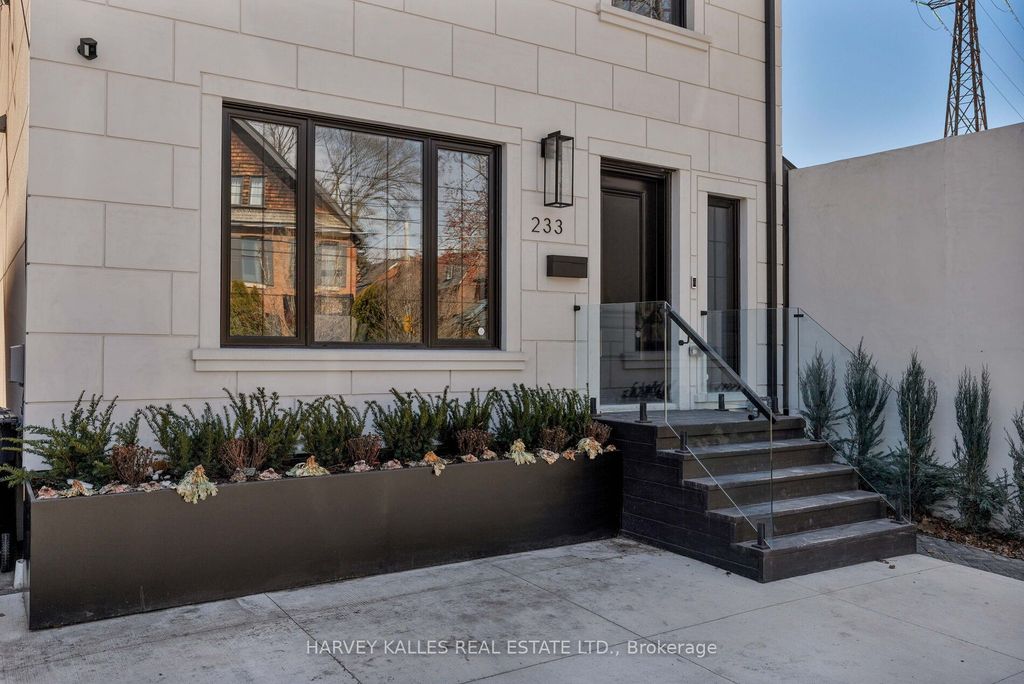 Photo of 233 MacPherson Avenue, Toronto, ON M4V 1A1 (MLS # C12427453)