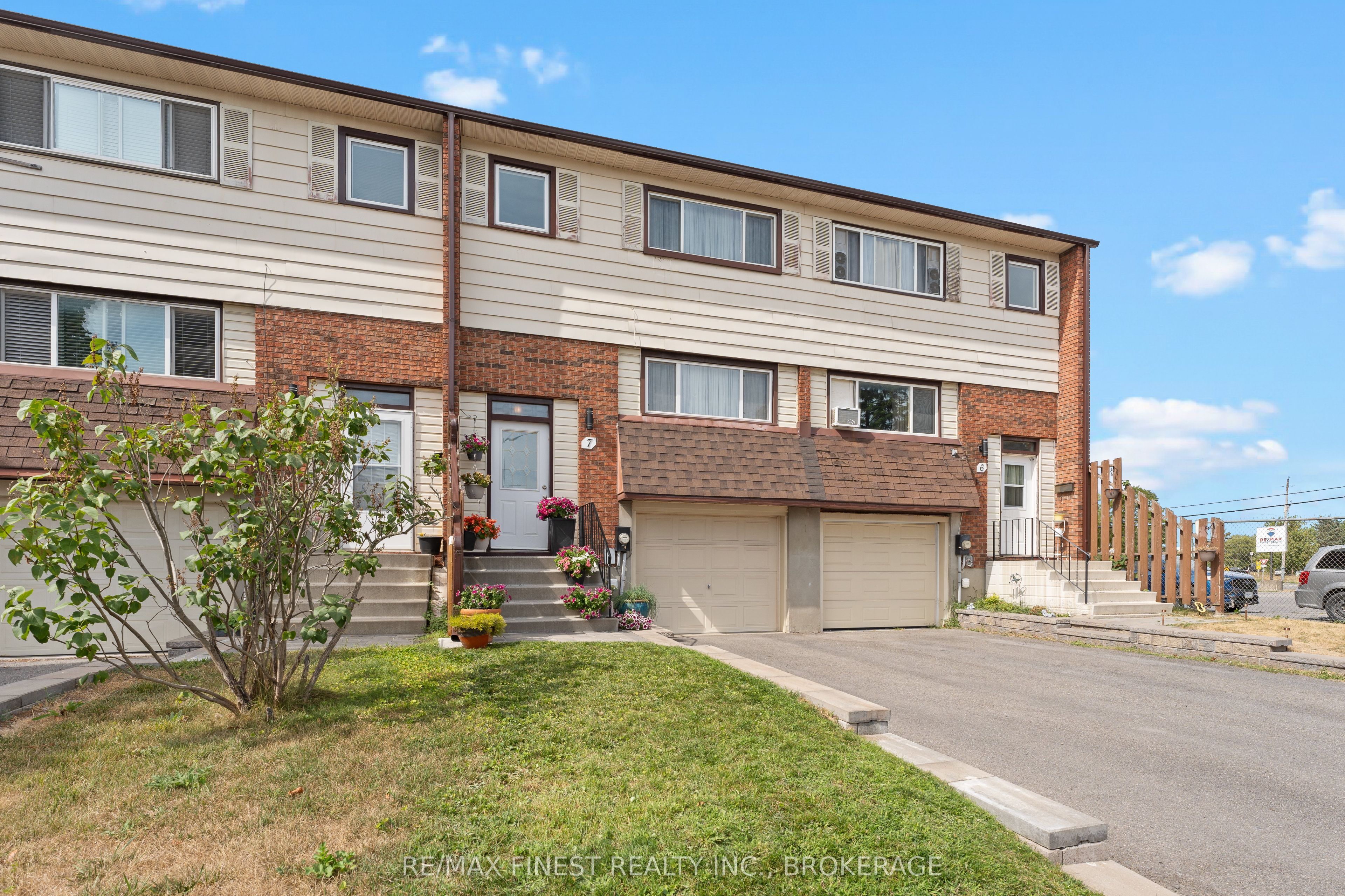 7 Meadow Lane