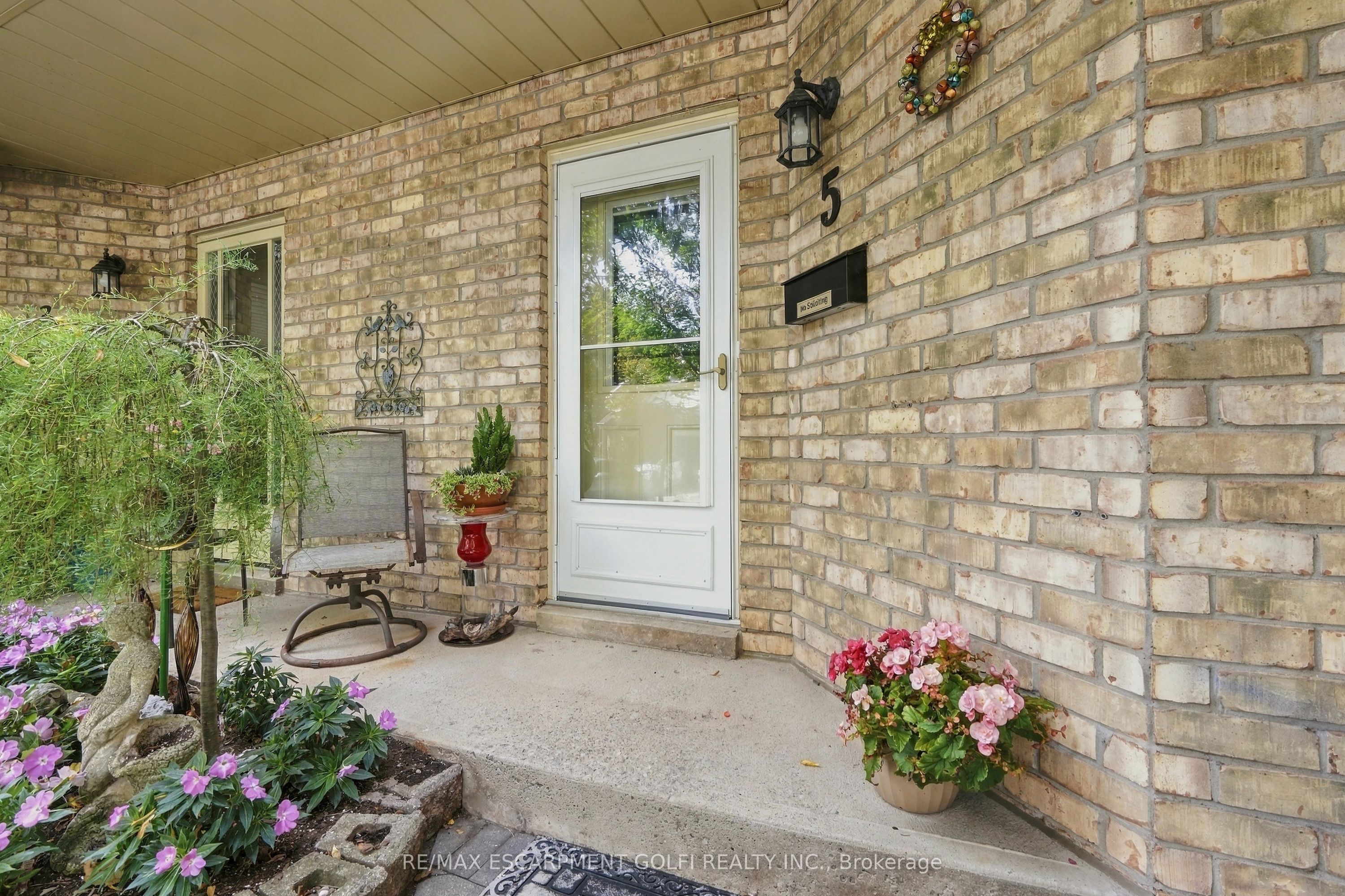 9 Wentworth Drive 5