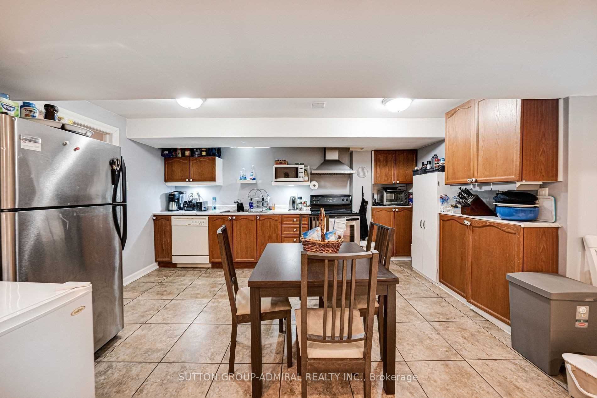 318 Forest Run Boulevard Lower Level