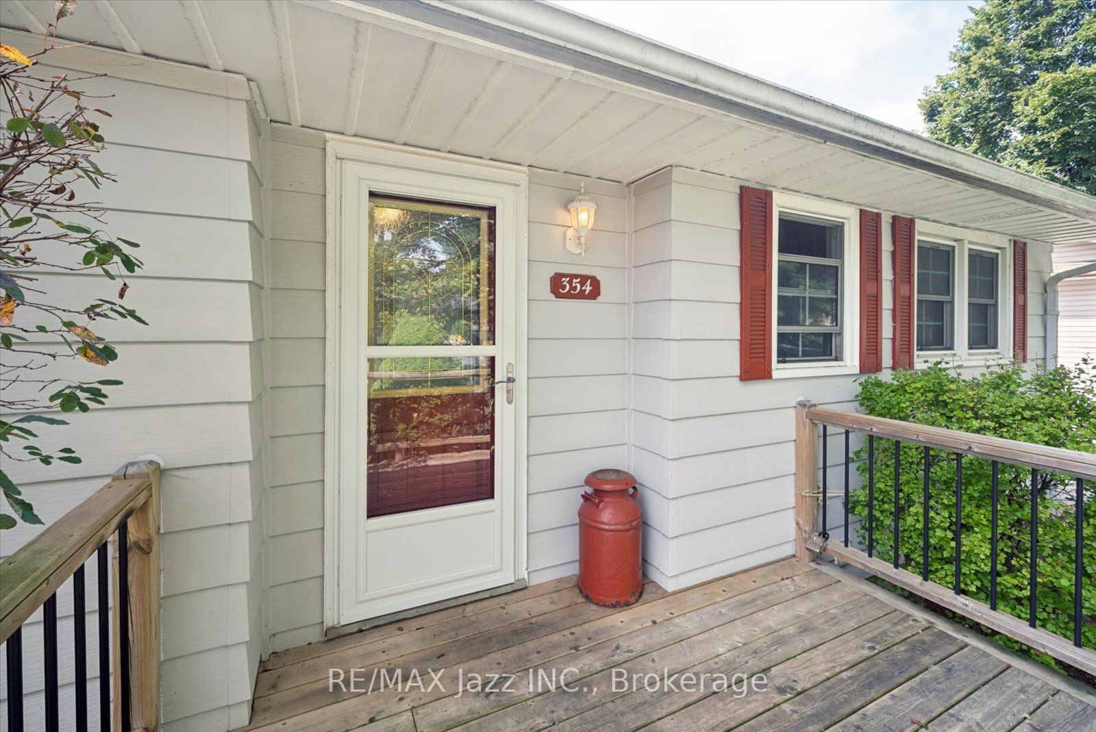354 Beaver Street S