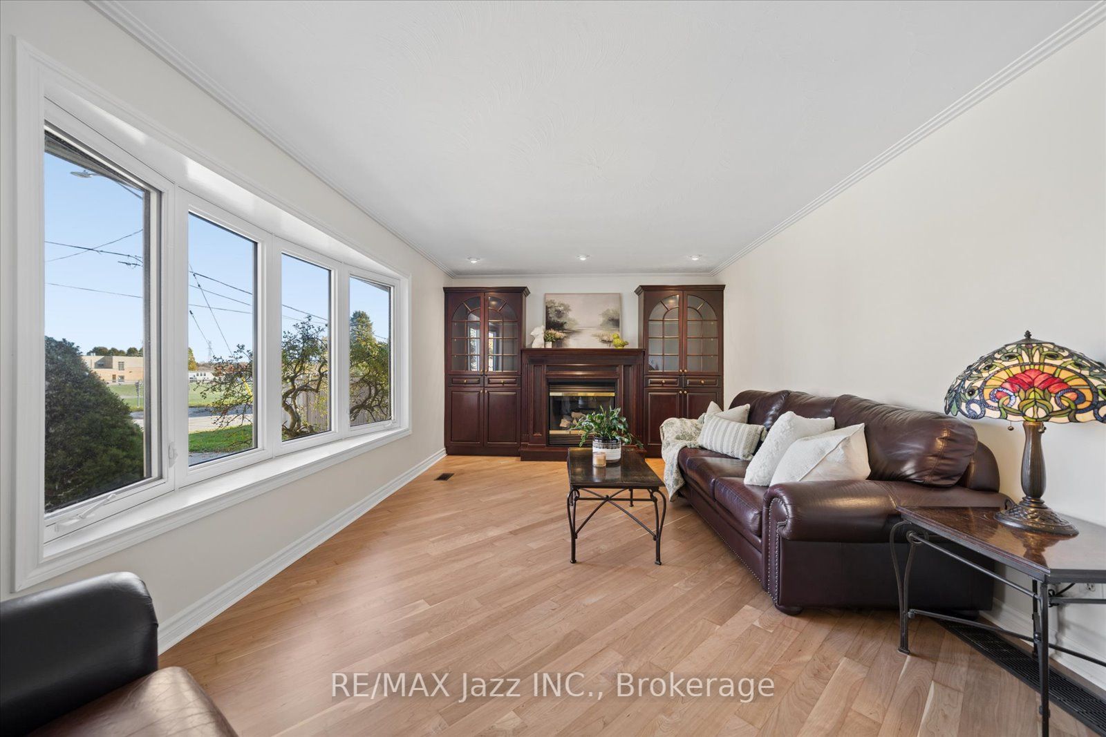 354 Beaver Street S