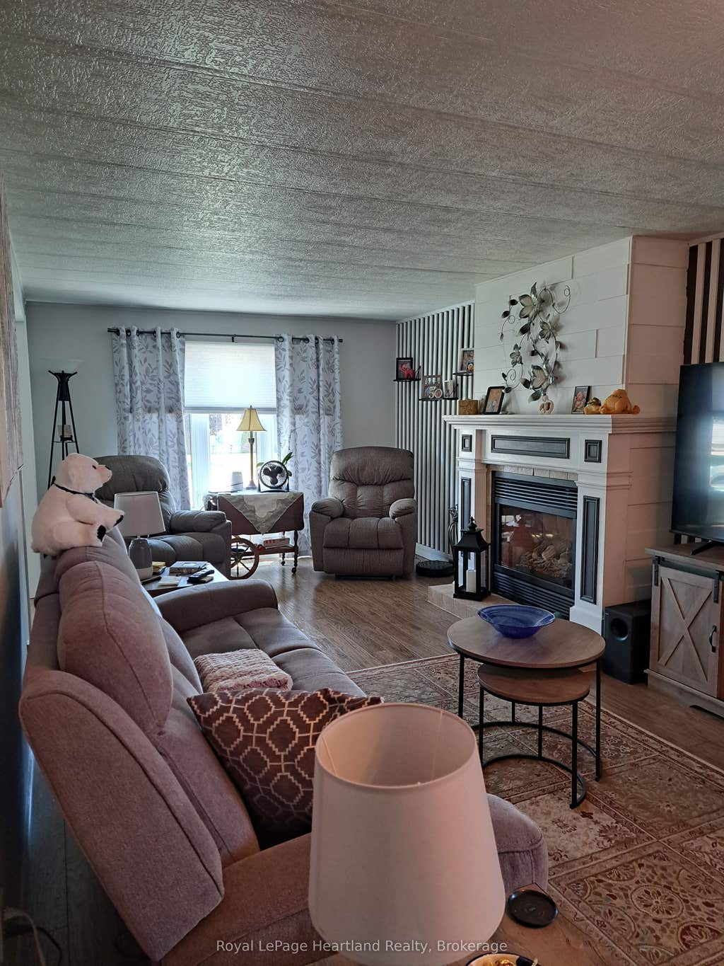 Photo of 27 Stewart Street, Strathroy-Caradoc, ON N7G 1A1 (MLS # X13415844)