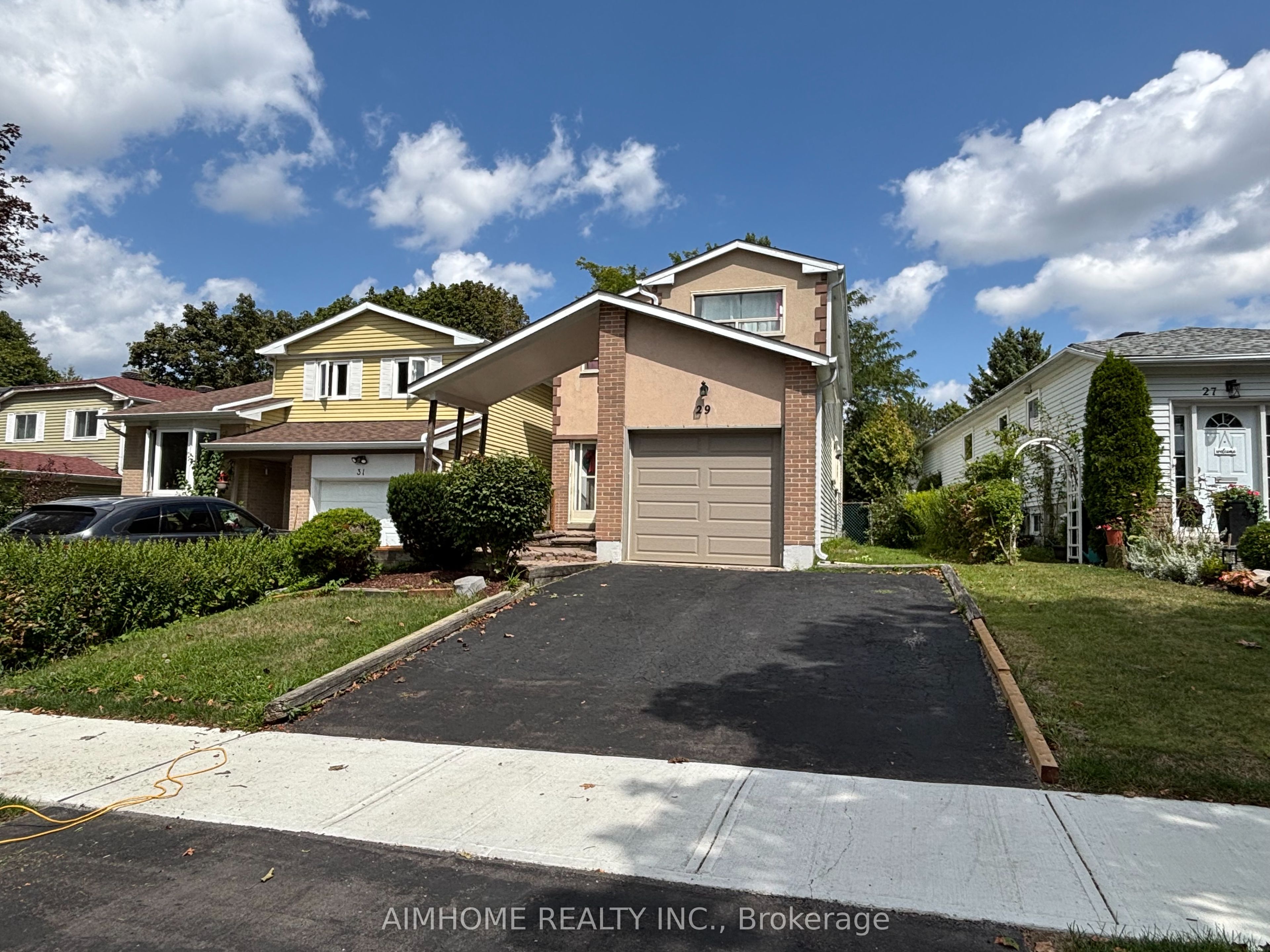 29 Snowshoe Crescent