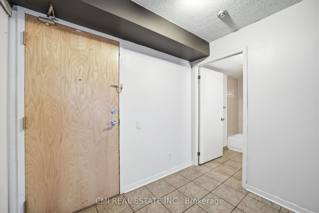 Photo of 1050 The Queens Way #615, Toronto, ON M8Z 0A8 (MLS # W12865372)