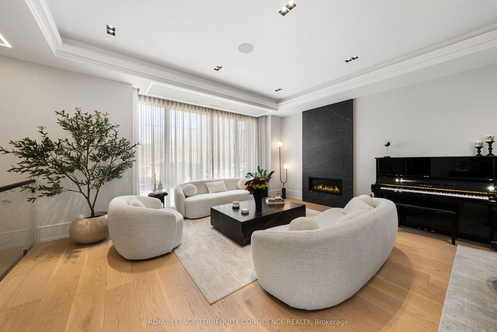 Photo of 35 Nipigon Avenue, Toronto, ON M2M 2V7 (MLS # C13125538)
