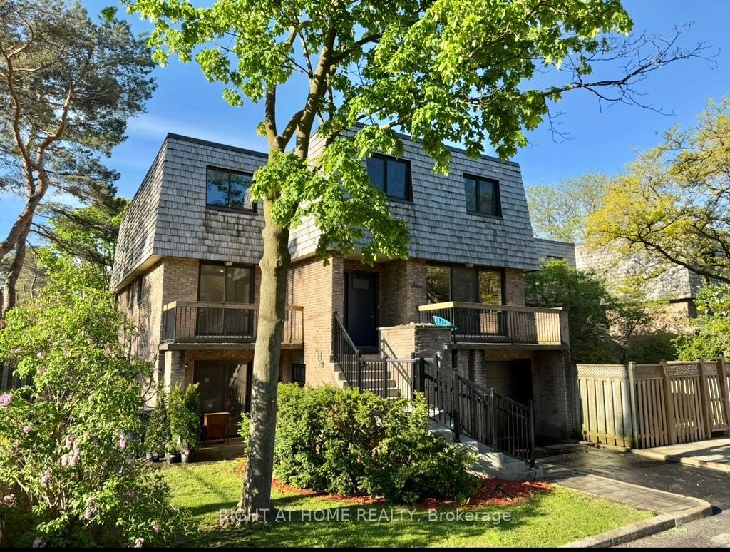 Photo of 7 Vale Carse Way #24, Toronto, ON M2R 3H4 (MLS # C13176500)