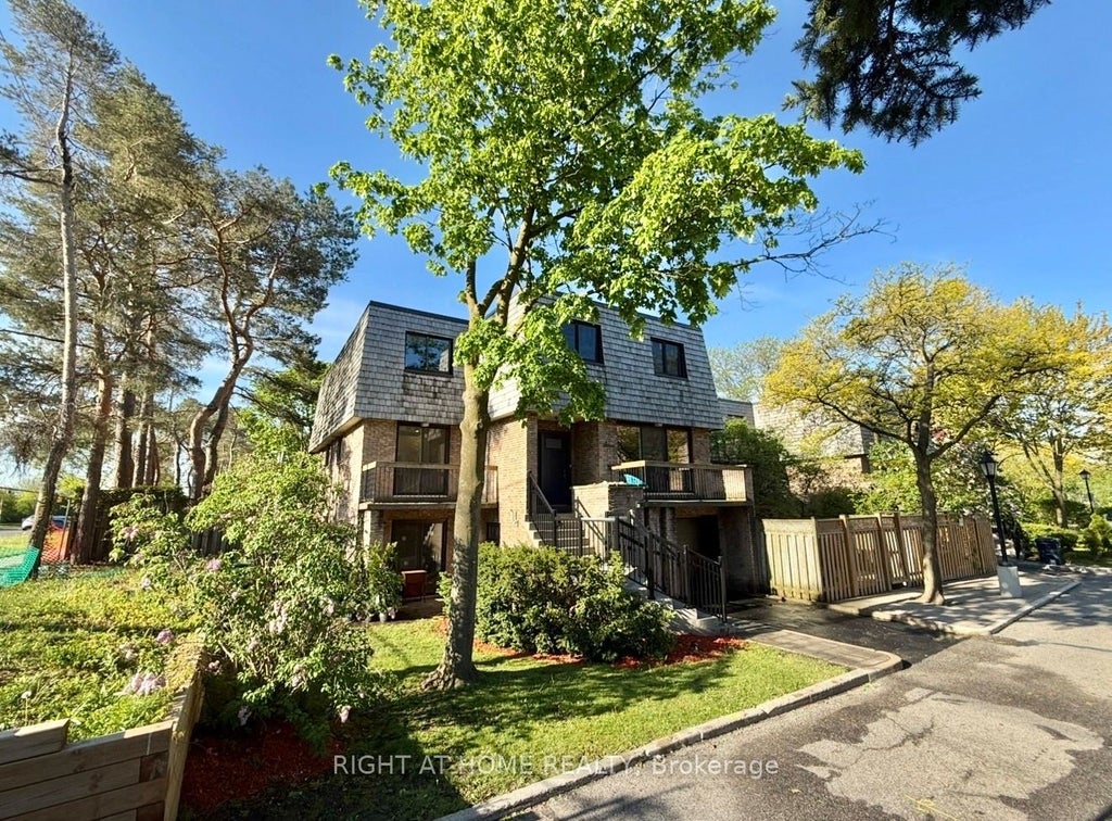 Photo of 7 Vale Carse Way #24, Toronto, ON M2R 3H4 (MLS # C13176500)