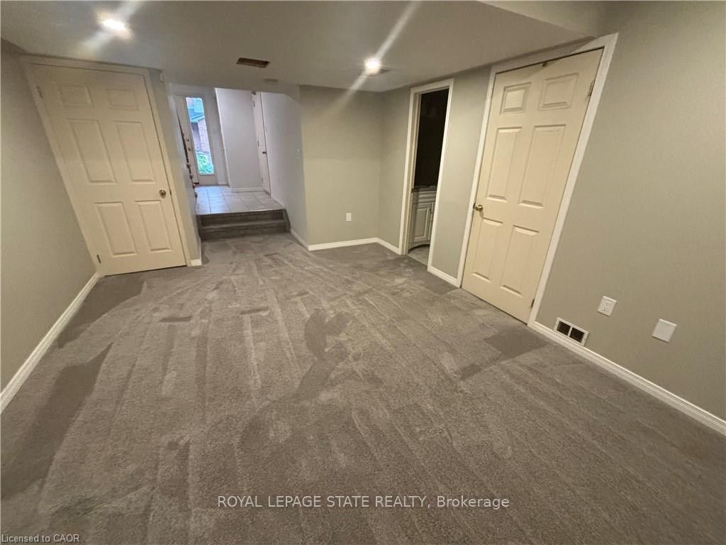 Photo of 72 Stone Church Road W, Hamilton, ON L9B 2H8 (MLS # X12484604)