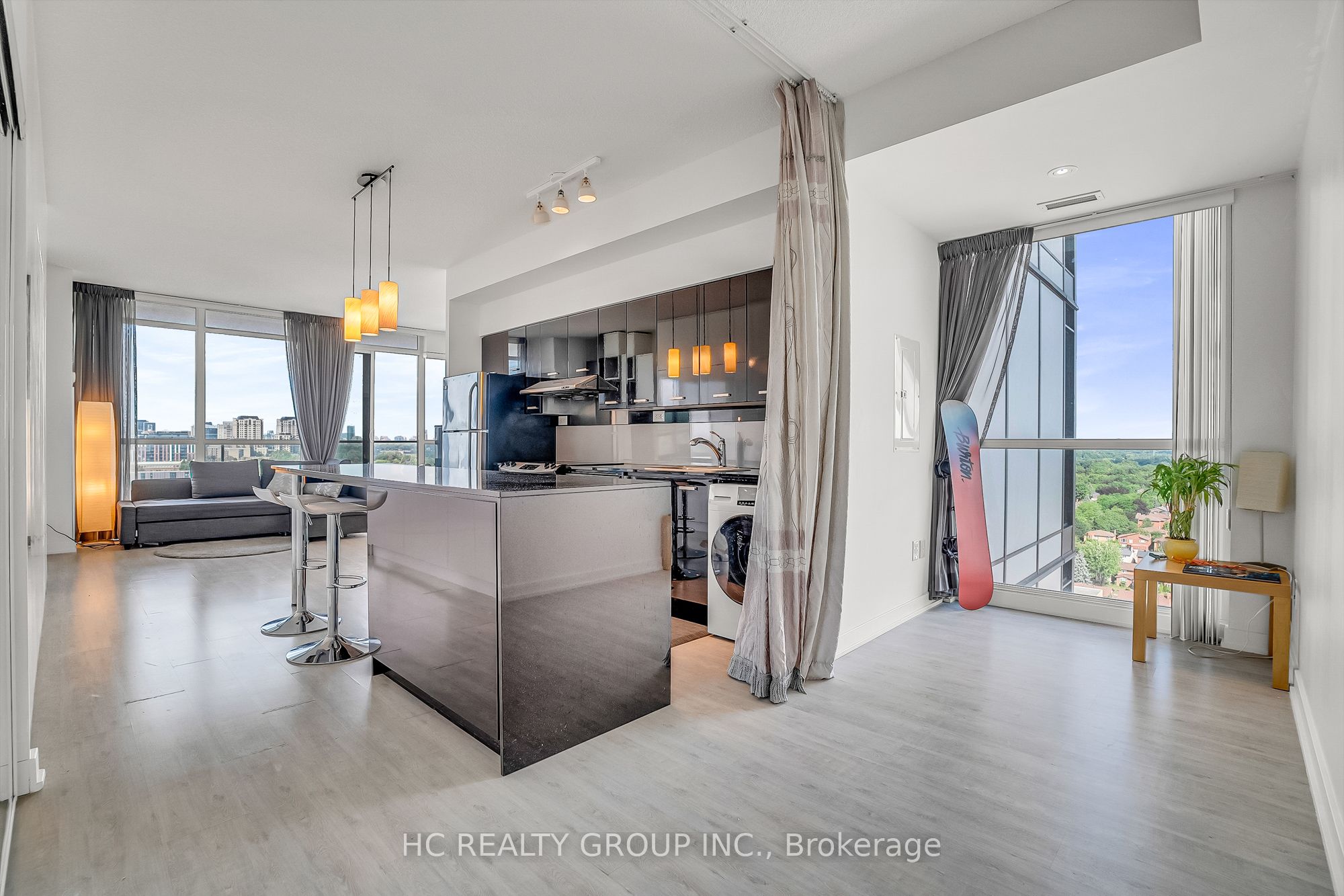 33 Singer Court 2205