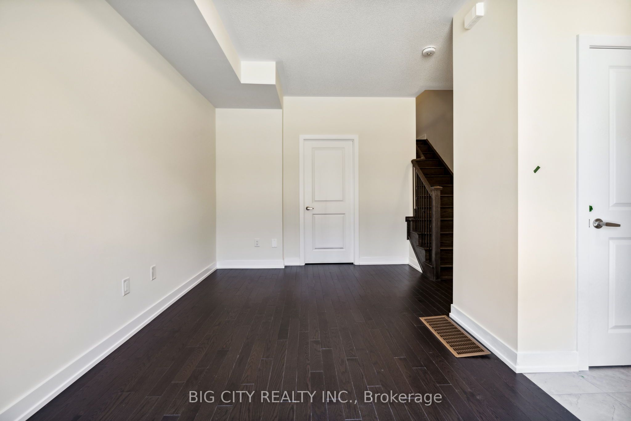 101 Stauffer Crescent