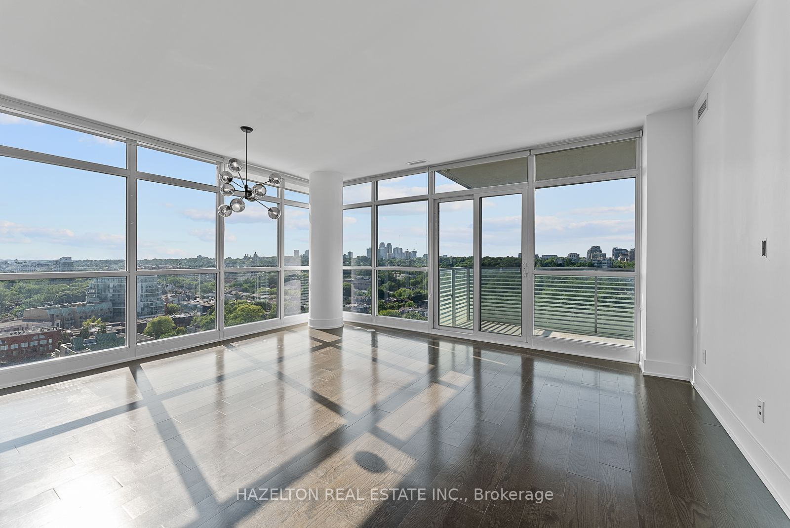 170 Avenue Road 1605