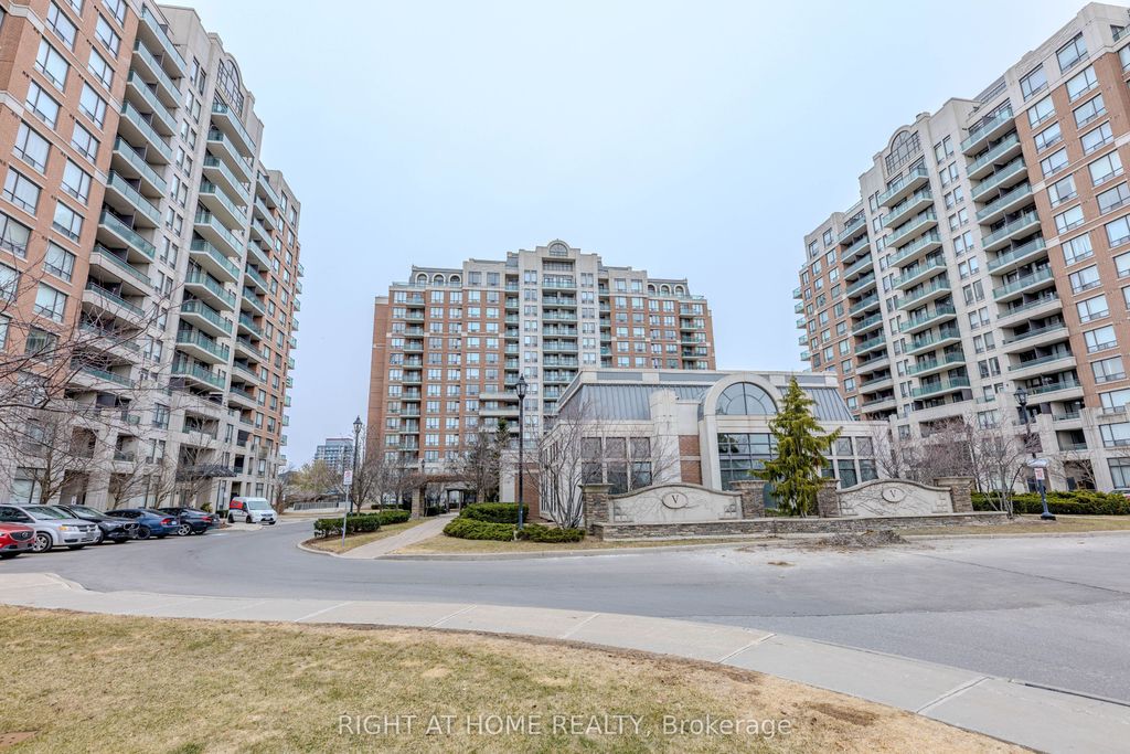 Photo of 330 Red Maple Road #801, Richmond Hill, ON L4C 0T6 (MLS # N12999248)